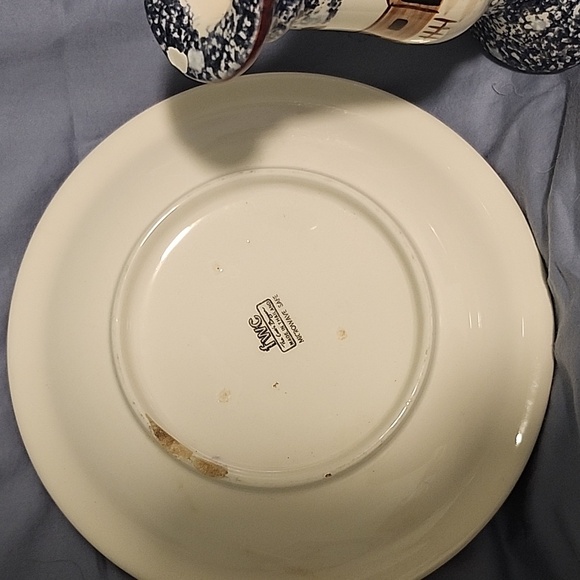 Holiday mountain lodge 8" plates and candle holders - Picture 3 of 9